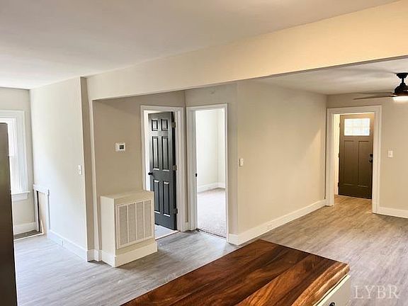 4th image of 300 Loudon St