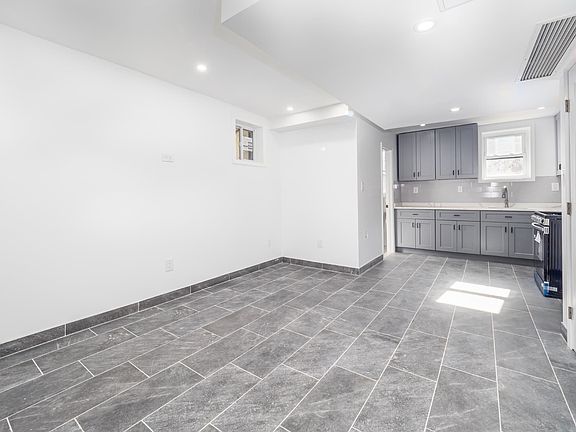 2nd image of 1223 43rd St