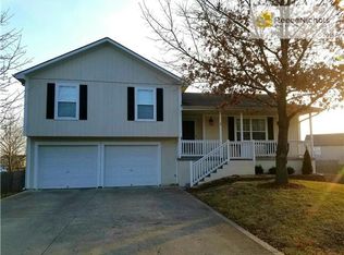 1 Valley Cir, Grain Valley, MO 64029