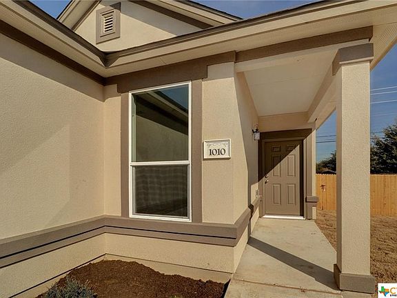 3rd image of 1010 Lonesome Oak Dr