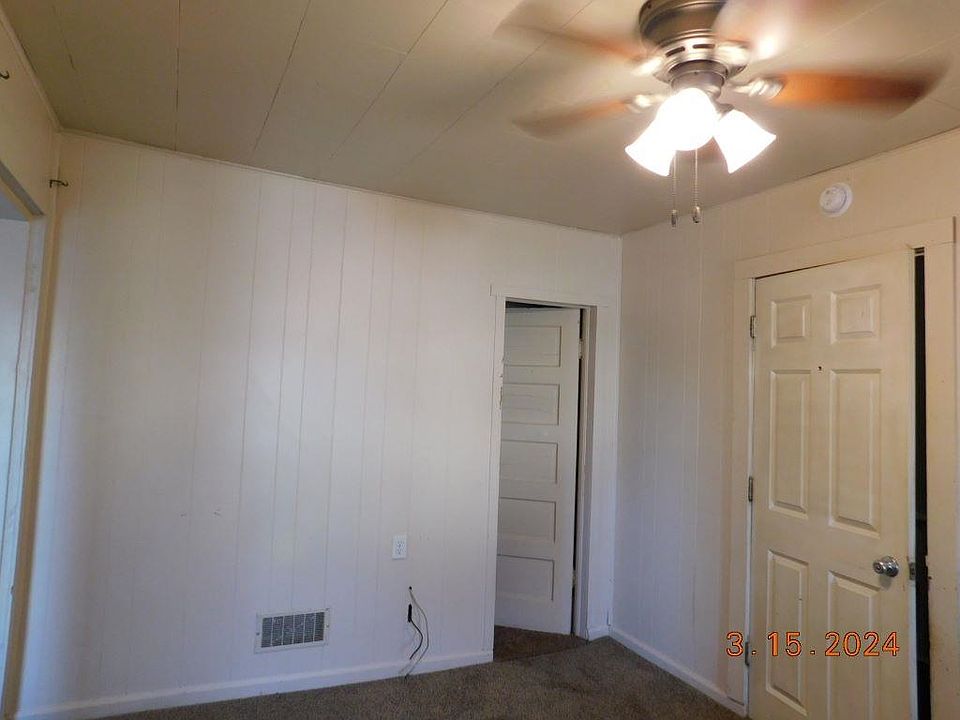 802 E 6th St North Platte NE Zillow