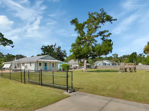 1926 Pioneer Trl, New Smyrna Beach, FL 32168