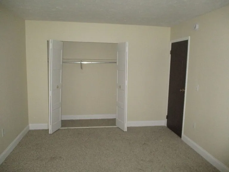 900 Kris Dr — Photo 7