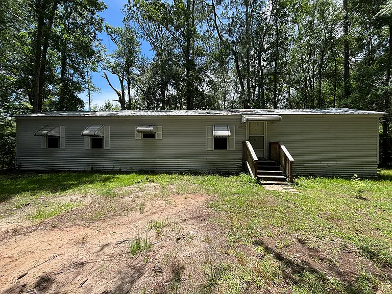 36239 Holiday Dr — Photo 1