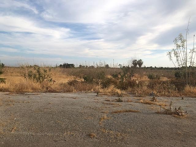 2nd image of 5392 N Zediker Ave