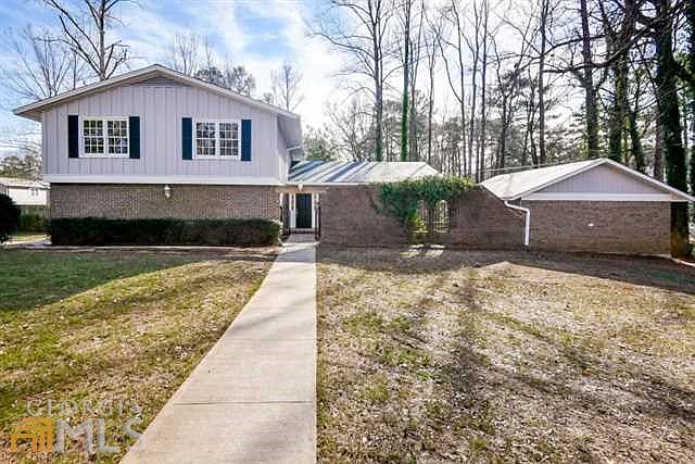 1st image of 2866 Staunton Dr SE