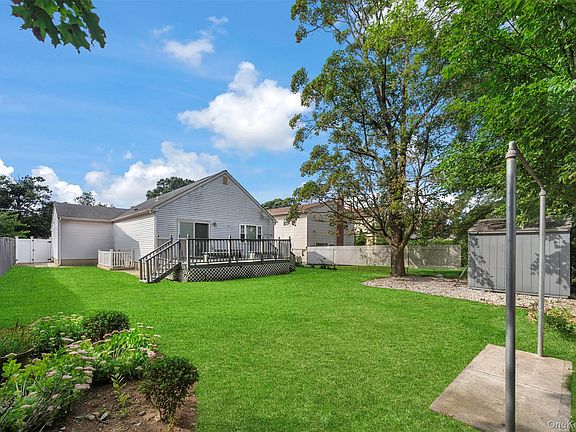 4th image of 111 Woodside Avenue