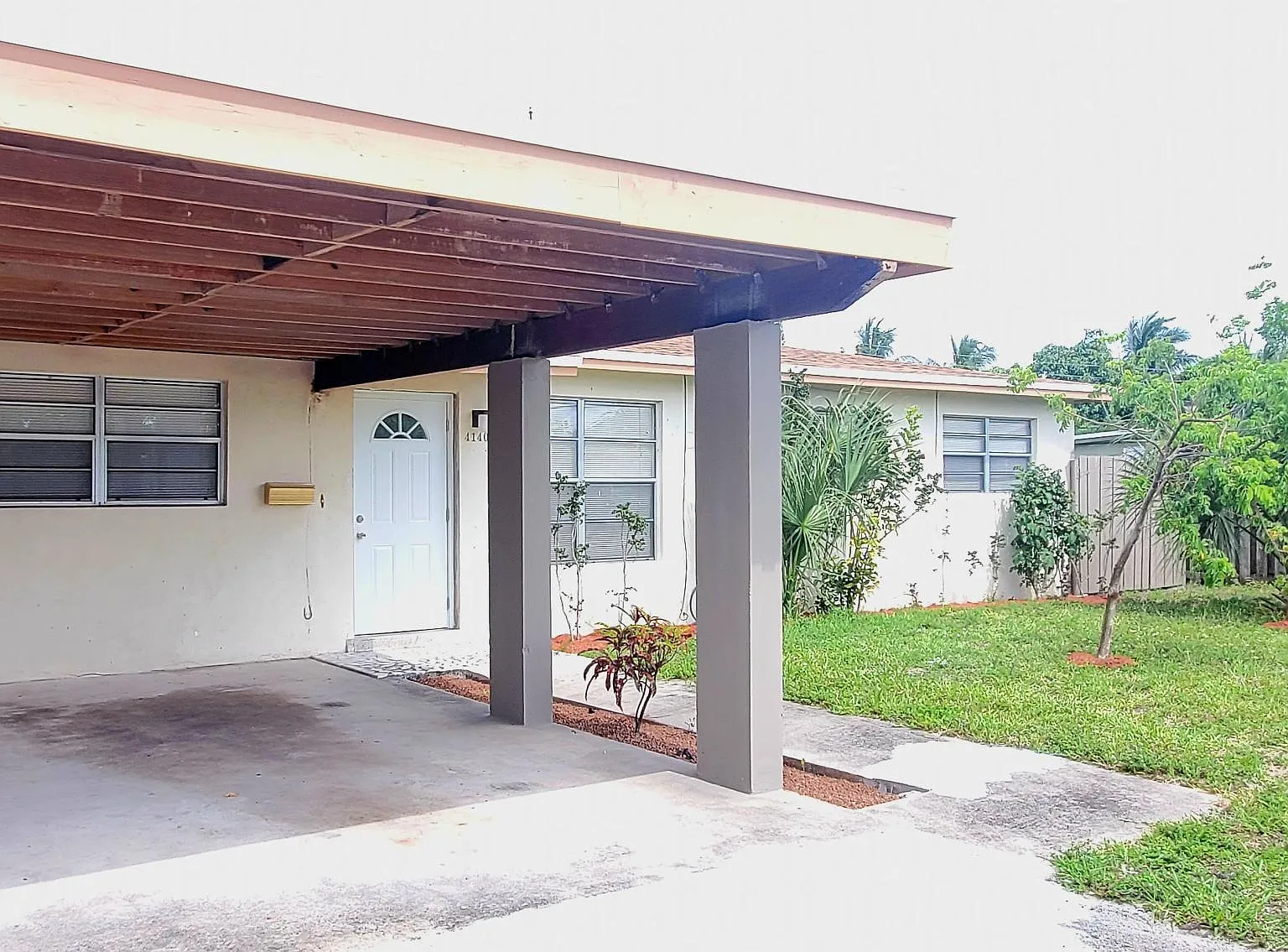 4140 NE 3rd Ave — Photo 1