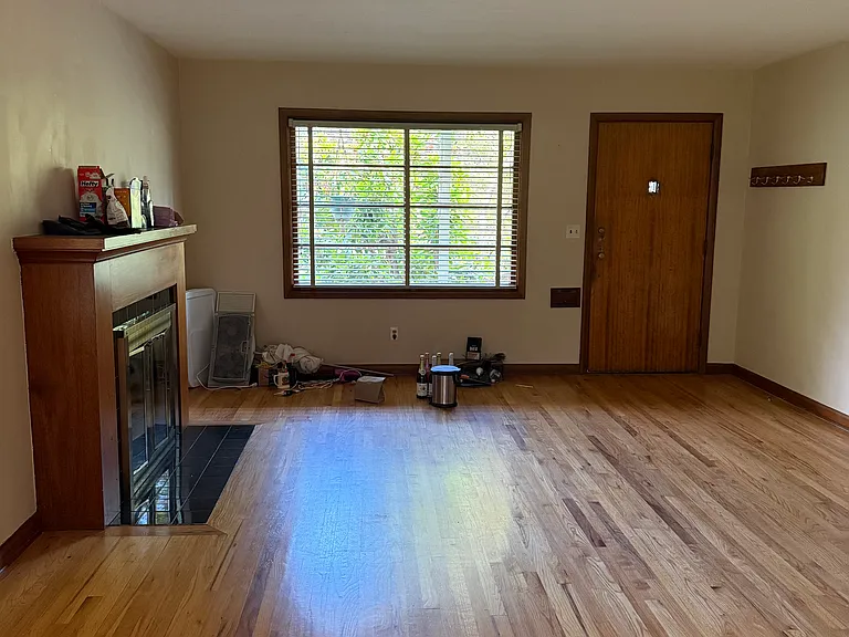 Living room (facing west from the dining room area)