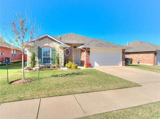 21249 Robin Ridge Ln, Edmond, OK 73012