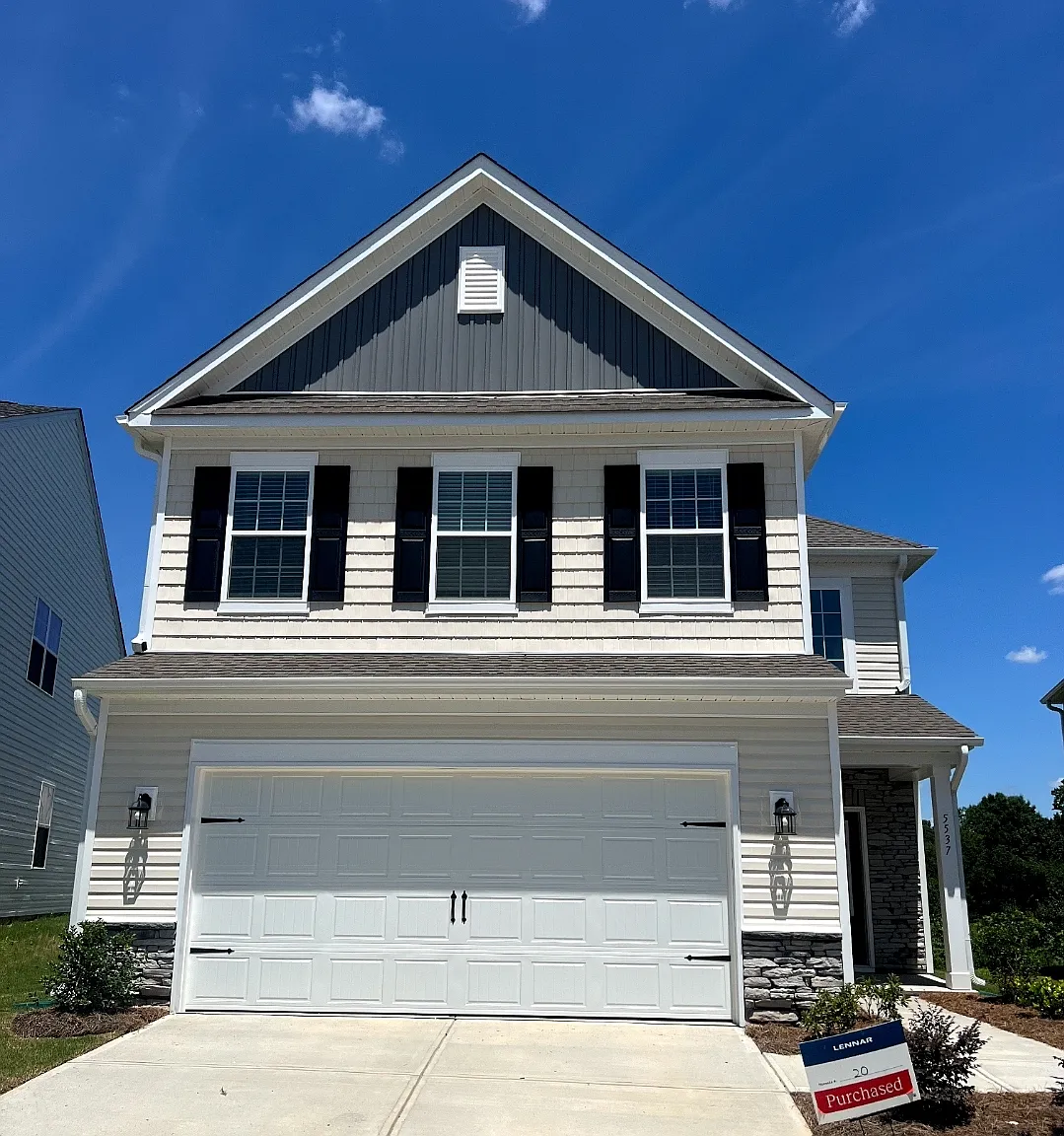 3 bed, 2.5 bath, 2023 sqft, $2,300 — Photo 1