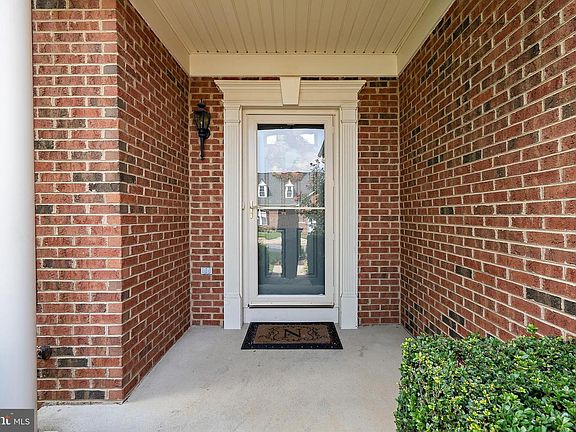 5th image of 253 Garnet Ct