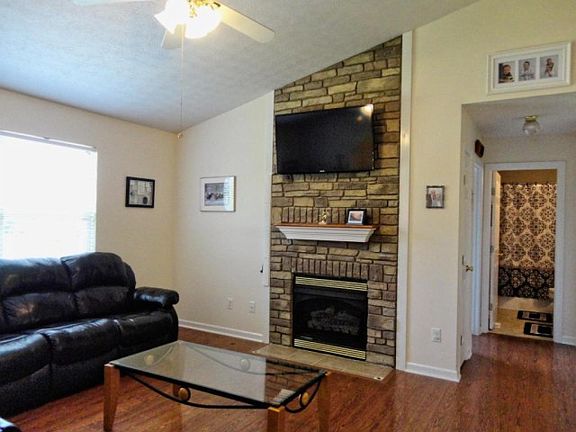 4th image of 7117 Lyle Bend Ln