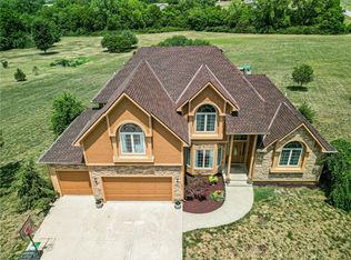 18324 W 250th St, Paola, KS 66071
