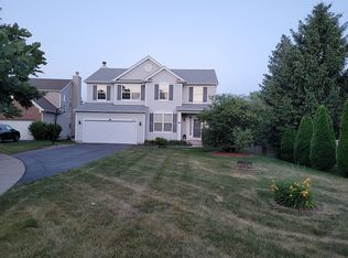 241 Boulder Ct, Gilberts, IL 60136
