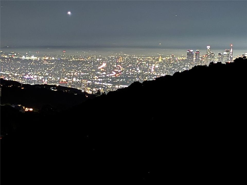 8656 Skyline Dr, Los Angeles, CA 90046 | MLS #DW26014104 | Zillow