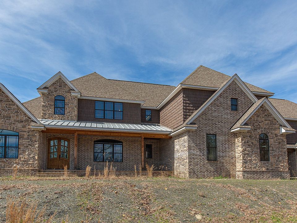 1st image of 211 Black Gum Ln