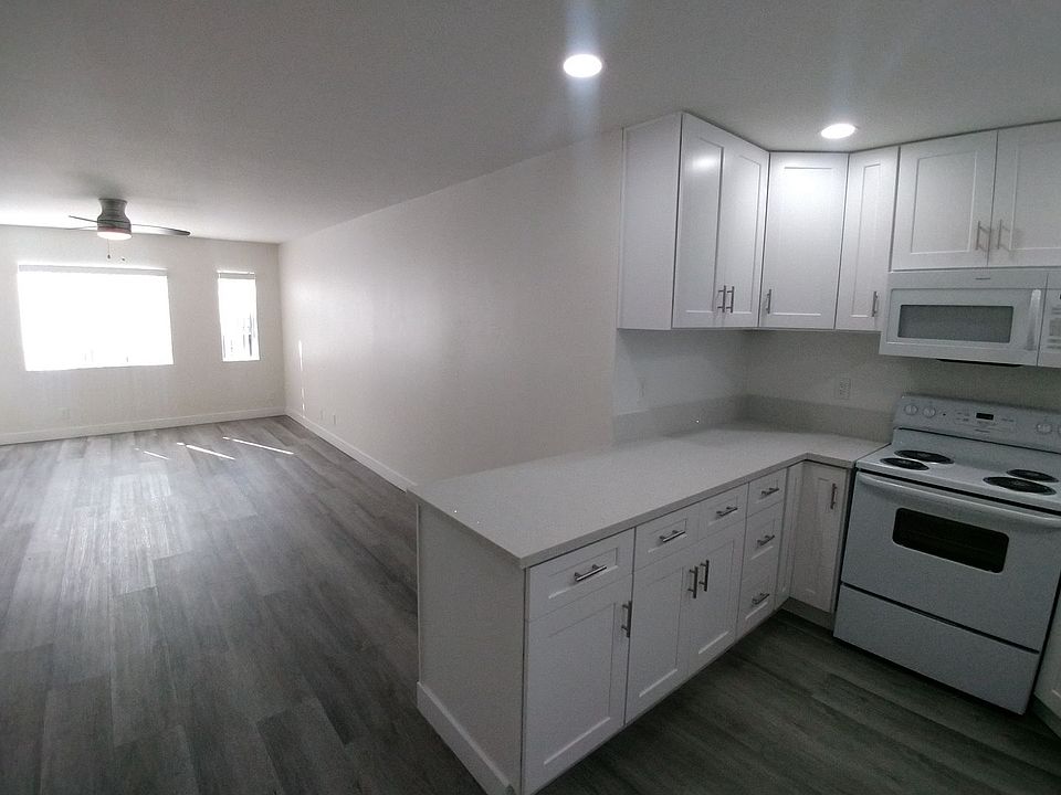1st image of 4110 3rd Ave #101
