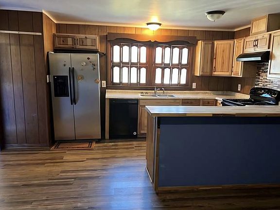 Large KITCHEN with as BAR option