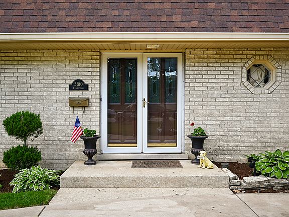 2nd image of 3810 Candlewood Dr