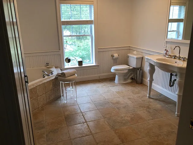77 Northside Dr — Photo 11