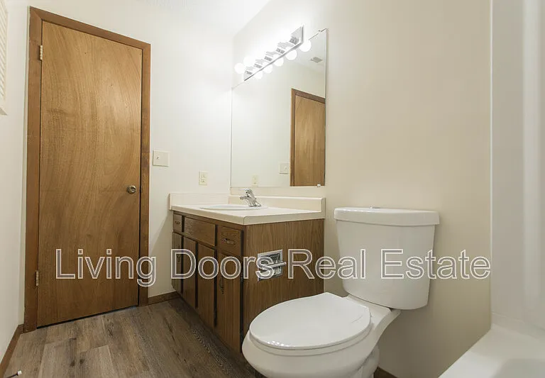 1935 N Lincoln Ave #106 — Photo 20