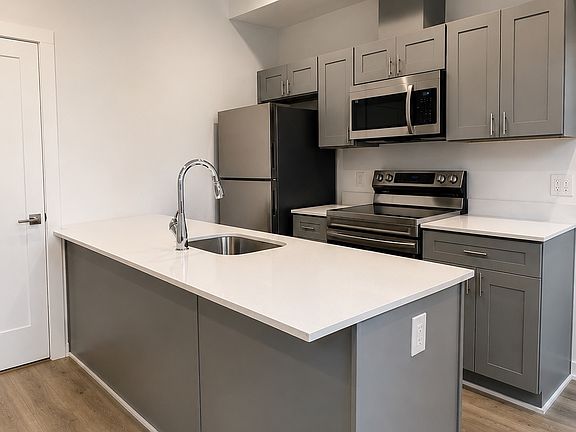 3rd image of 2425 20th St NE #6B