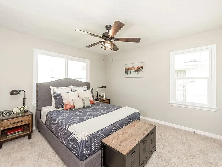7727 S Normandie Ave — Photo 13