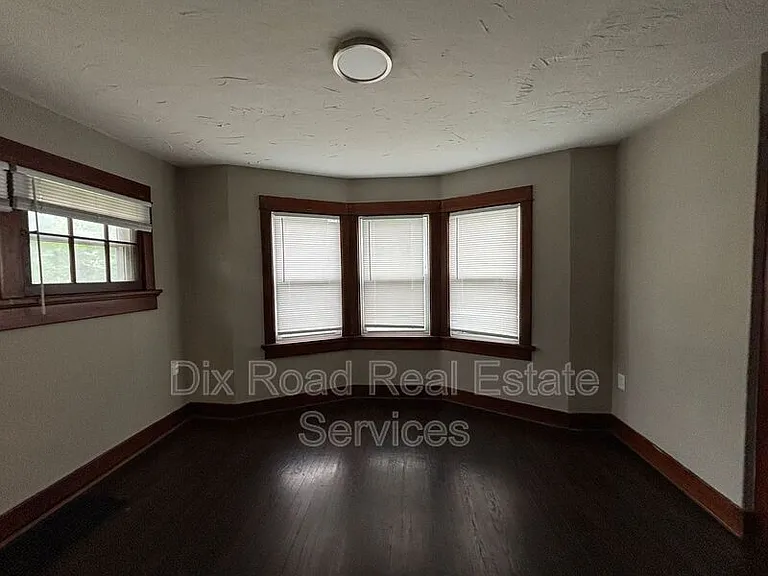4013 E 3rd St — Photo 12