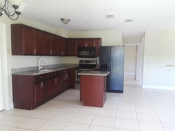 5th image of 1461 Montego Ln