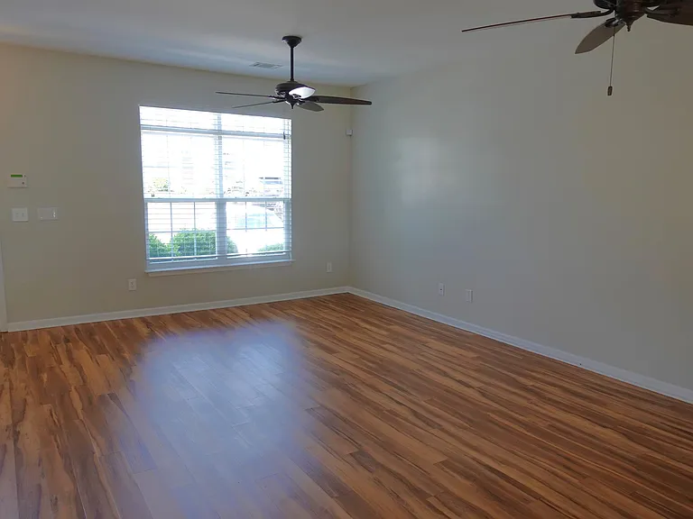 202 Elise Dr #1 — Photo 5
