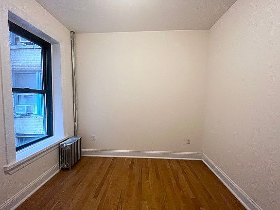 2nd image of 270 6th Ave APT 13