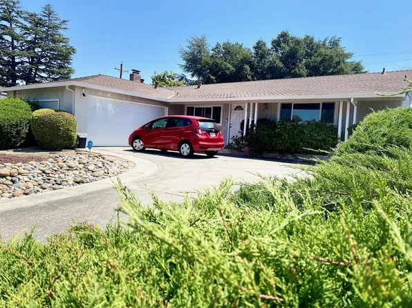 10264 E Estates Dr, Cupertino, CA 95014
