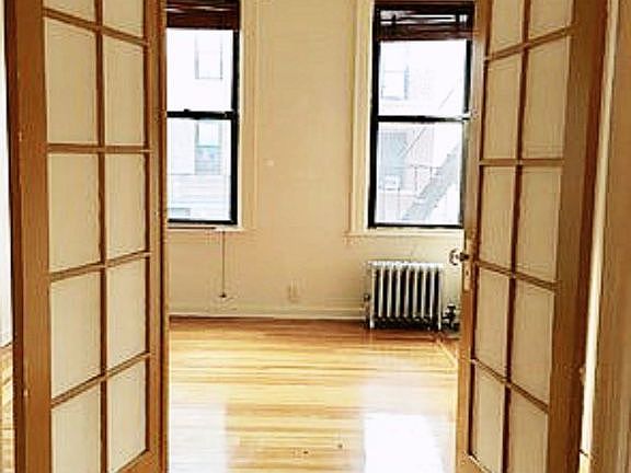 5th image of 3113 34th St APT 3A