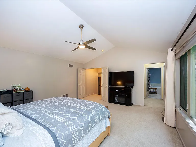 3481 Castlewood Ct — Photo 46