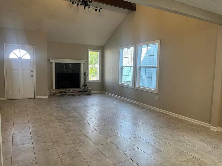 365 Highland Creek Pkwy — Photo 5