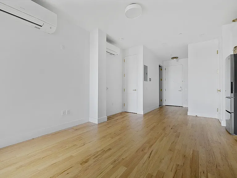150 Eagle St #6A — Photo 3