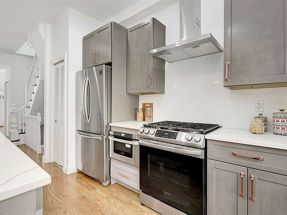 2nd image of 18 Highland Ave
