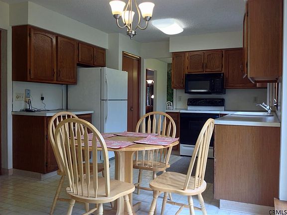 5th image of 24 Lacy Ln