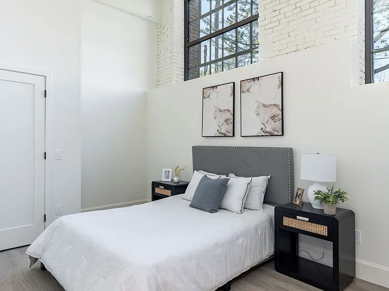 3003 Glenwood — Photo 32