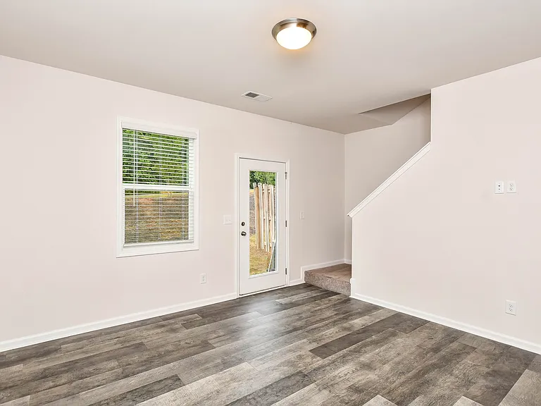 106 Crestwind Dr — Photo 12