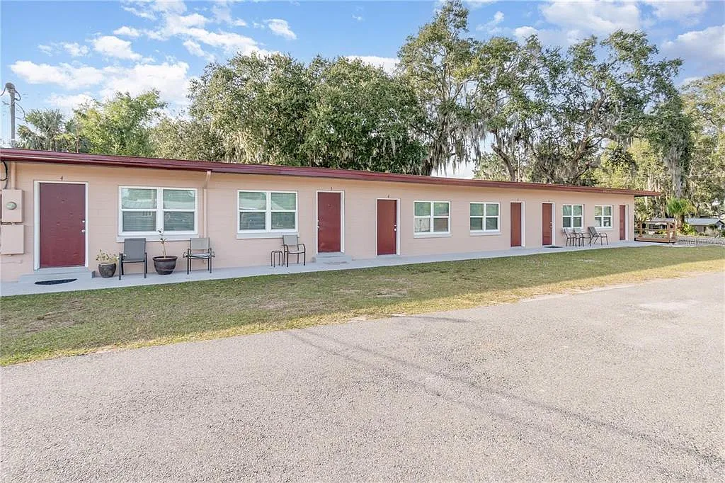 1 bed, 1.0 bath, 295 sqft, $950 — Photo 1