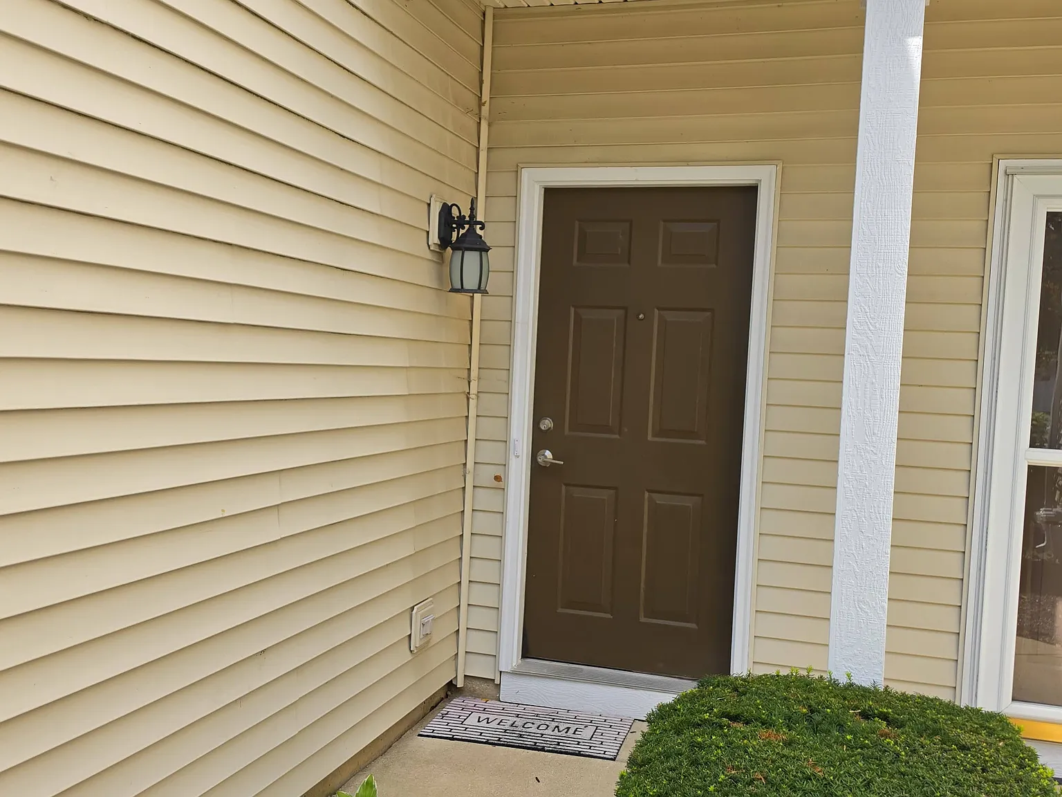 3 bed, 1.5 bath, 1600 sqft, $2,575 — Photo 3