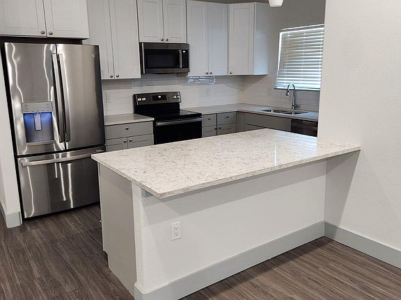 Quartz Countertops with Island