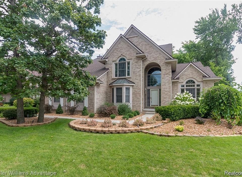 2nd image of 1643 Glengarry Woods Ct