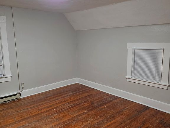 3rd image of 1003 Sycamore St