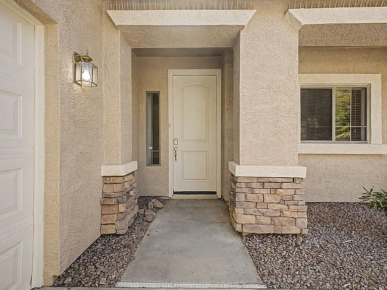 2050 N Arbor Ln — Photo 49