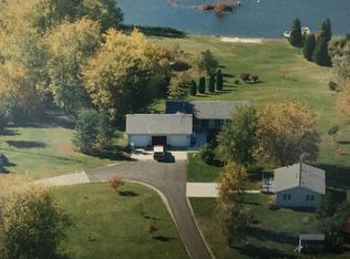 8555 W Lakeshore Dr, Perry, MI 48872