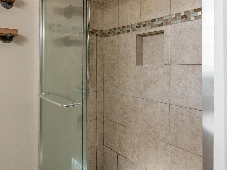 612 Vine St — Photo 14