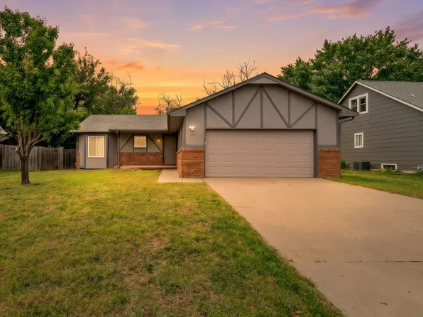 6707 E Pepperwood Ct, Wichita, KS 67226